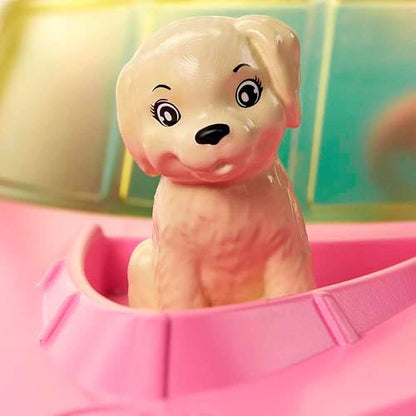 Barbie, Set de Juego Bote Acuático con Muñeca y Perrito, Lancha Flotante con Accesorios Plug-and-Play, para Niñas de 3 Años en Adelante