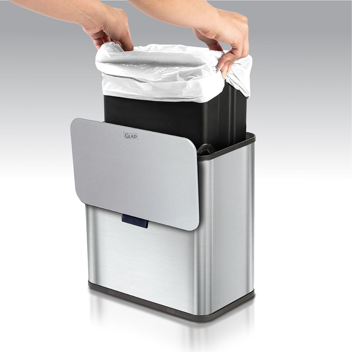 Glad Roomate Barrera de basura Bajo encimera - cubeta de basura de acero inoxidable con doble tapa y protección Clorox - Pequeño contenedor de basura para gabinete de cocina