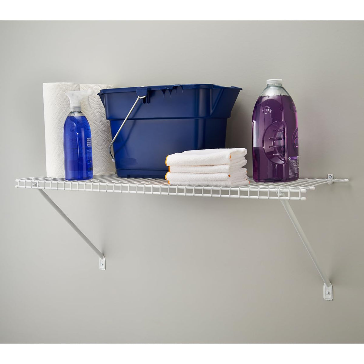 ClosetMaid Kit de Estante de Alambre con Hardware, 2 pies de Ancho, para despensa, clóset, lavandería, Acabado de Vinilo Blanco