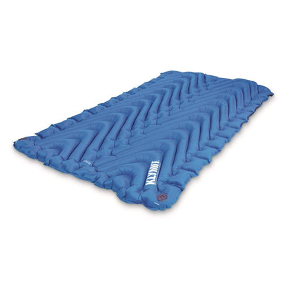 KLYMIT Almohadilla de Dormir Doble V para 2 Personas, Doble Ancho (47 Pulgadas), Comodidad Ligera para Acampar en Automóvil, Tiendas de campaña para Dos Personas, Viajes y mochileros - Sin aislamiento