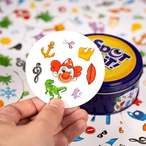 Asmodee Spot It! Juego de Cartas clásico (actualización 2024) – Pocket Eco Edition, Juego de percepción Visual 5 en 1 para Reflejos rápidos y diversión Familiar, Edades de 6 años, 2 a 8 Jugadores