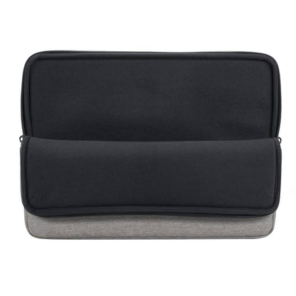Rivacase 7705 Elegante Funda Gris para Laptop hasta 15.6". Fabricada con RPET Ecológico Reciclado, Resistente al Agua, Doble Cierre, Protección contra Golpes Accidentales Colección Suzuka