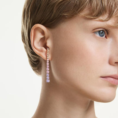 arete de gota Swarovski Matrix, degradado de cortes redondos, multicolor, baño de rodio