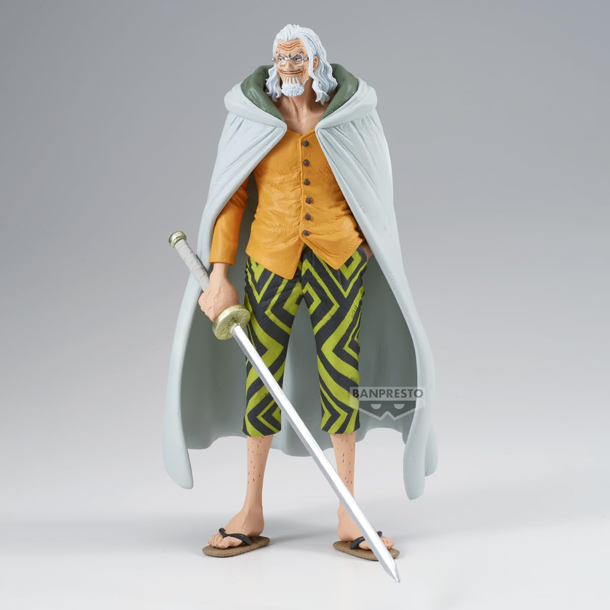 Banpresto - Silvers Rayleigh, King of Artist, One Piece, 23 cm (9.1") | Espada incluida, capa blanca, pose de combate, licencia oficial Bandai Namco, para coleccionistas adultos, acabado premium