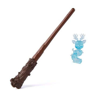 Wizarding World, Harry Potter, Varita mágica Que se Ilumina Lumos Wand de 27,9 cm con Figura de Patrono Ciervo, Juguetes para niños a Partir de 6 años