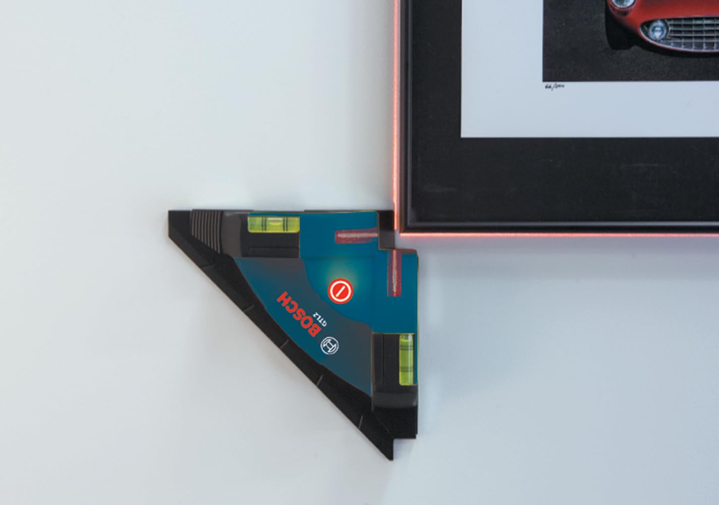BOSCH GTL2 - Cuadrado de nivel láser, incluye tiras de montaje adhesivas