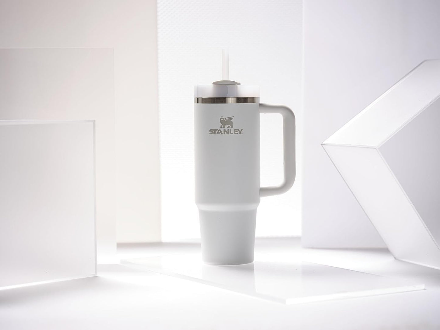 STANLEY - Vaso con asa y pajita de 30 onzas, tapa Flowstate de 3 posiciones, compatible para viajes, vaso de acero inoxidable aislado, sin BPA, escarcha