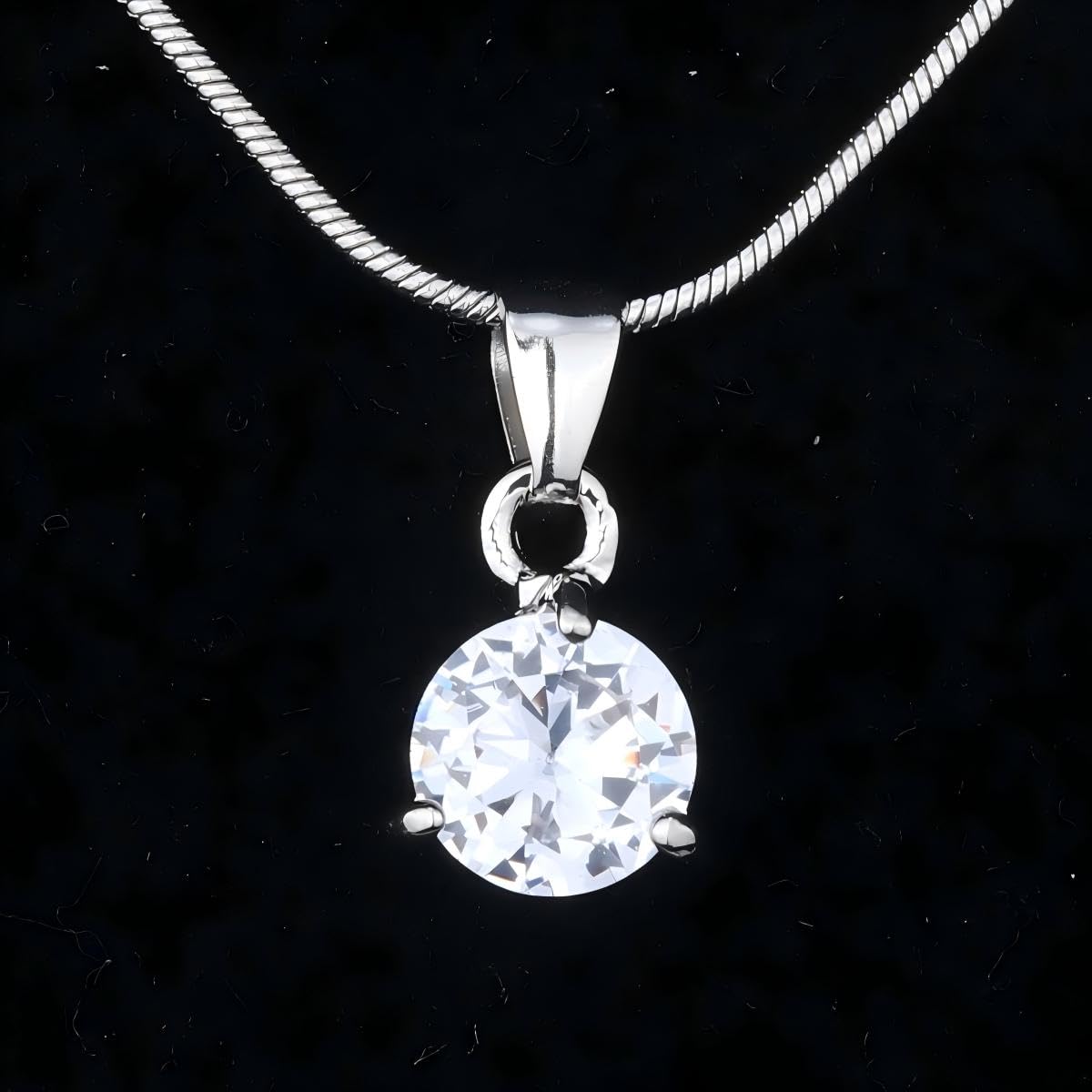 XYPHIELLE Collar y Aretes para Mujer - Dije Redondo de Zirconia Blanca en Aleación Plateada - Joyería Elegante para Novia, Esposa o Mamá (Navidad, San Valentín, Cumpleaños)
