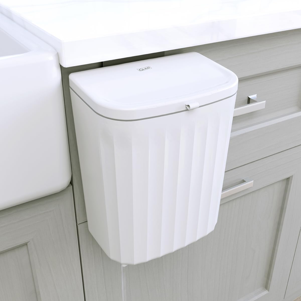 Glad Roomate - cubeta de basura pequeño para clóset de cocina, baño u oficina, tapa doble para facilidad de apertura, 9 litros, color blanco - 9L
