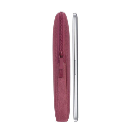 Rivacase 7703 Elegante Funda Roja p MacBook Pro 14 o Ultrabook 13.3". Fabricada con RPET Ecológico Reciclado, Resistente al Agua, Doble Cierre, Protección contra Golpes Accidentales Colección Suzuka