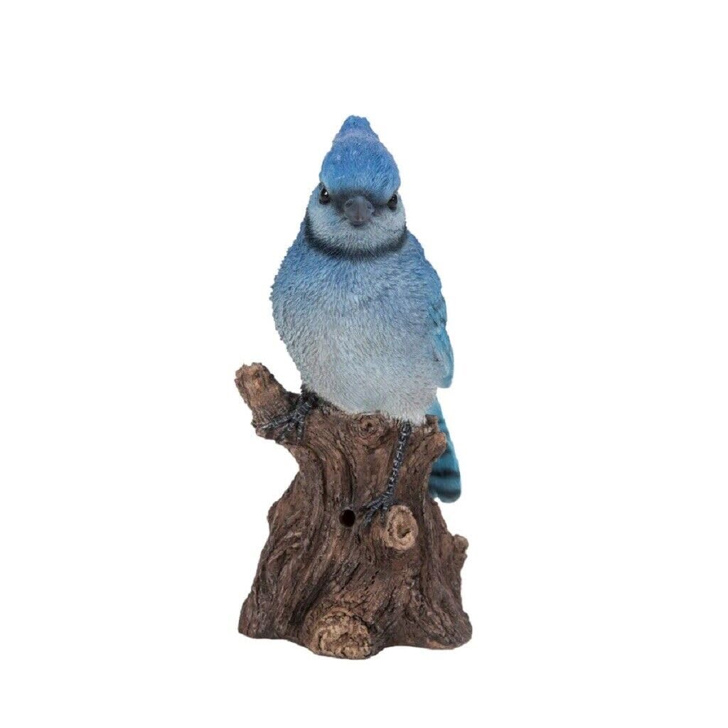 Hi-Line Gift Motion Activated Singing Blue Jay de pie en tocón