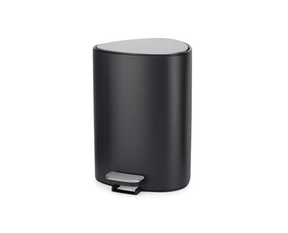Joseph Joseph EasyStore - cubeta de basura con pedal de acero inoxidable de 5 litros con tapa de cierre suave, cubeta interior extraíble, para baño, recámara, oficina, color negro mate - Negro