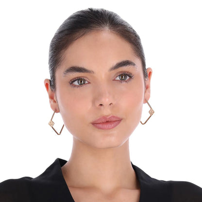 DKNY Aretes Dorado Irregular | Para mujer, par, asimétrico, metal, cierre tipo poste
