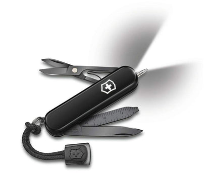Victorinox Signature Lite Onyx Black, 8 Usos | Herramienta compacta para uso diario con tijeras, luz LED y acabado monocromático. Ideal para llaveros. Hecho en Suiza