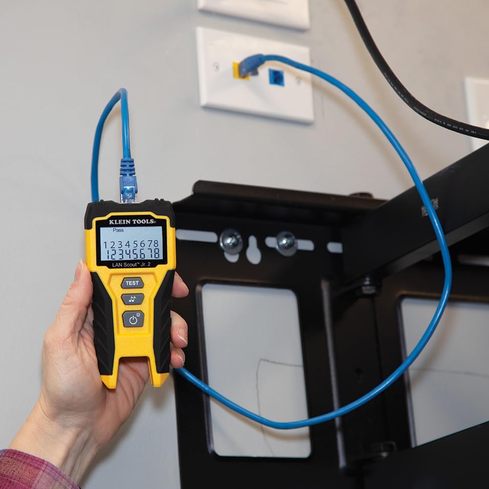 KLEIN TOOLS VDV526-200 | Probador Ethernet | CAT 5e, CAT 6/6A | Puerto RJ45 | Comprueba conexiones Ethernet CAT 5e, CAT 6 y CAT 6A con RJ45 para detectar fallas y validar cableado con facilidad.