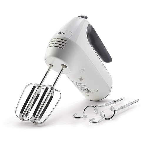 Oster Batidora de mano ® 6 velocidades blanca mango ergonomico FPSTHM3532 | Prepara masas para galletas y merengues, incluye ganchos amasadores, diseño ergonómico, blanco, FPSTHM3532