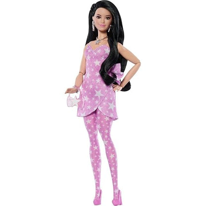 Barbie Fashionista Deluxe Style Muñeca con Vestido Rosa y Pelo Suelto, Accesorios de Moda y Cuerpo articulado, para niñas de 4 años en adelante