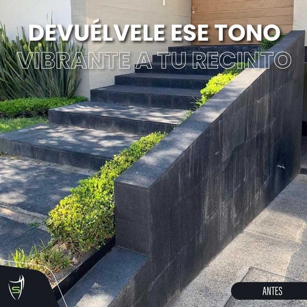 Nanoprotecto 776 SSBLS BLACK SATINADO Protector e intensificador para piedras negras, agregando un tono intenso húmedo. Ideal para recinto, tikul, granito negro flameado y slate. 1 Litro