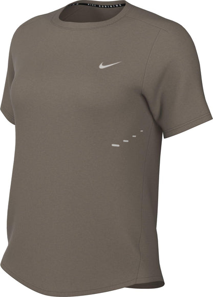 Nike Swift playera Dri-FIT de manga corta para mujer - G - Marrón visón, plateado reflectante