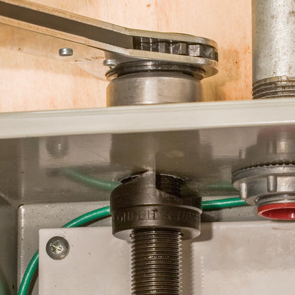 Klein Tools 53728SEN Sacabocados de 1/2". | Realiza orificios precisos con menor esfuerzo; corta acero, aluminio, fibra de vidrio y plástico para agilizar instalaciones.