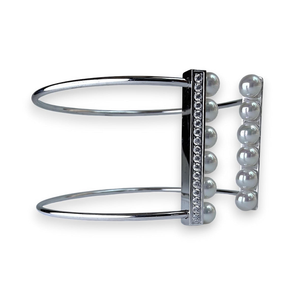 Majorica Pulsera Rígida Abierta 12 Perlas Blancas 5 mm y Circonitas Blancas Color Plata