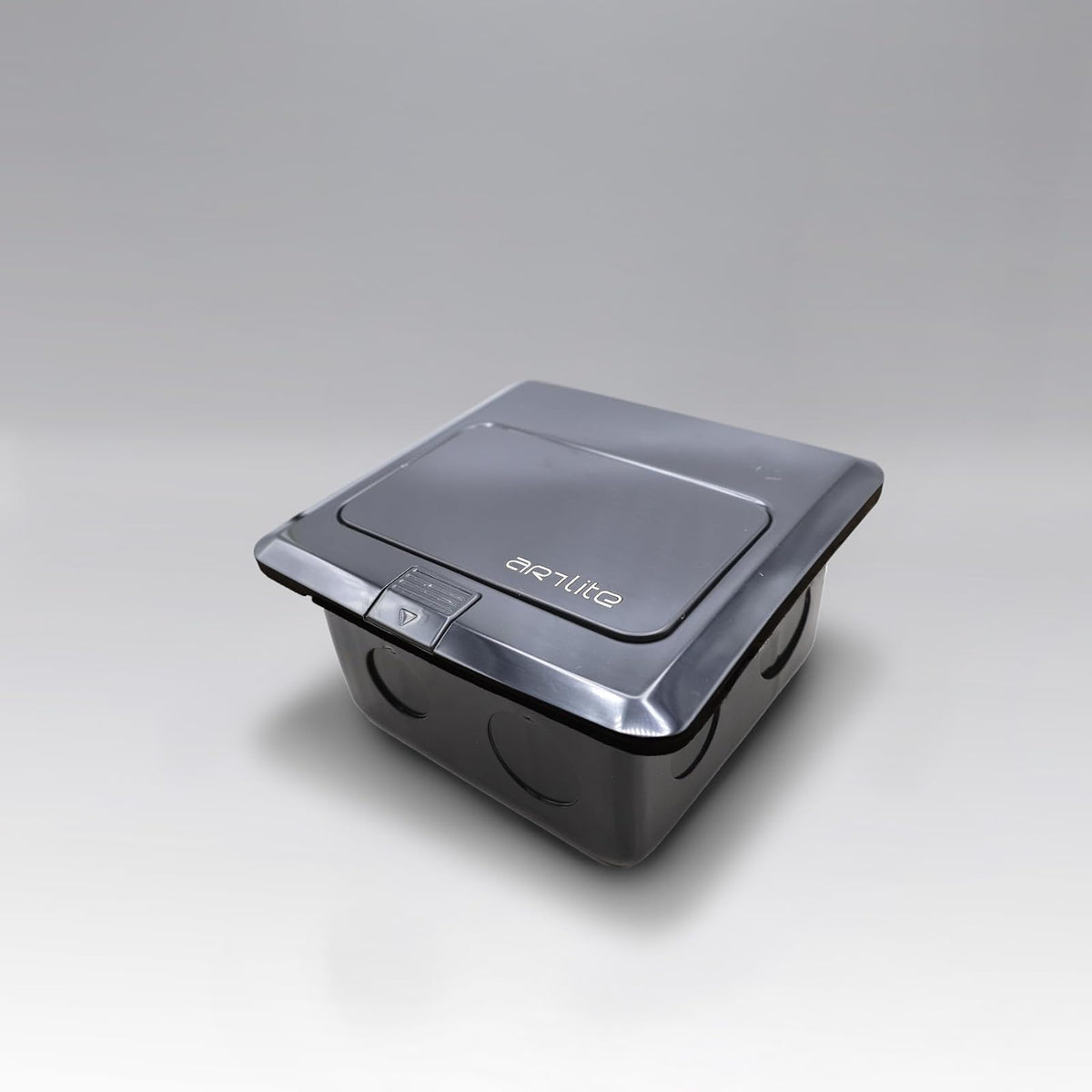 Placa APL-003 Artlite, Tomacorriente Empotrable Color Gris Oxford de Piso, Doble Salida, Acero + Pc + Hierro Galvaniado,15A,Materiales De Alta Calidad. (APL-003)