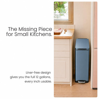 Home Zone Living - Papelera de cocina delgada de 12 galones con tapa de cierre suave, pedal de paso, banda para meter bolsa y forro extraíble, acero inoxidable, azul medianoche, 45 litros