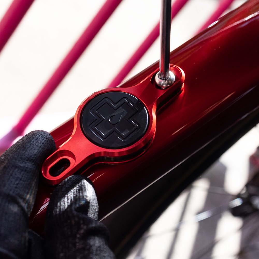Muc-Off - Soporte Seguro para Bicicleta AirTag para Bicicleta, Color Negro, Soporte para Etiquetas de Aire para Bicicleta con Tornillos de Seguridad, protección antirrobo, Soporte para Bicicleta
