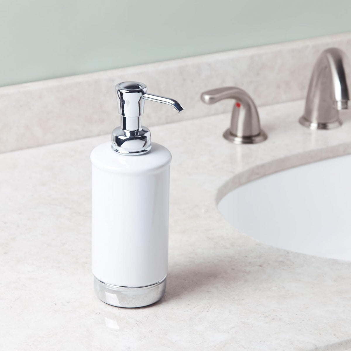 InterDesign iDesign - Dispensador de jabón para baño o Cambiador, sostiene jabón de Manos o Platos, Color Blanco