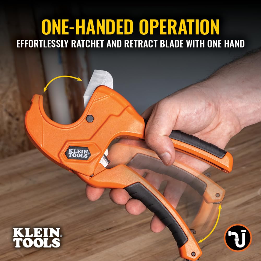 Klein Tools 50063 Cortatubos de PVC con carraca, corta 1-1/4 pulgadas de diámetro interior PVC, CPVC, tubos PEX, operación con una sola mano, cuchillas reemplazables