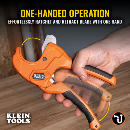 Klein Tools 50063 Cortatubos de PVC con carraca, corta 1-1/4 pulgadas de diámetro interior PVC, CPVC, tubos PEX, operación con una sola mano, cuchillas reemplazables