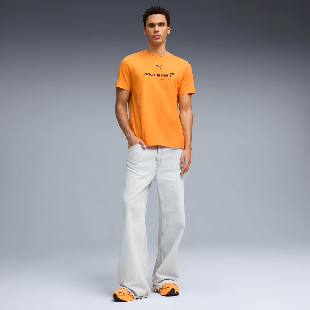 Puma McLaren Big Logo tee Playera Motorsport | Mangas cortas con cuello redondo, con un gran logotipo de Racing en el pecho, diseñado para entusiastas