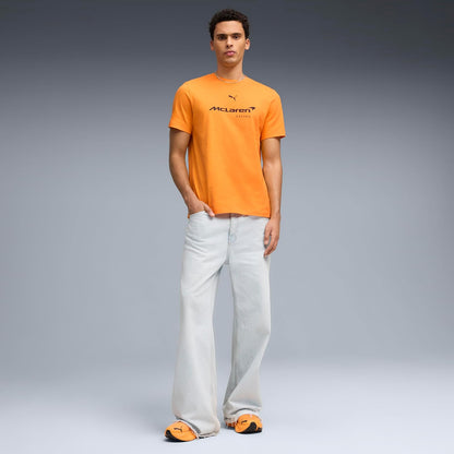Puma McLaren Big Logo tee Playera Motorsport | Mangas cortas con cuello redondo, con un gran logotipo de Racing en el pecho, diseñado para entusiastas