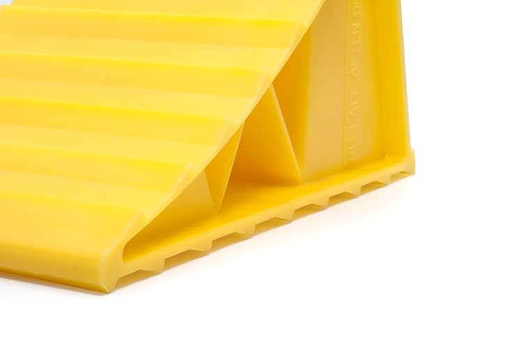 Camco 44432 Wheel Chock Without Rope, Helps Keep Your Trailer or RV In Place (Pack of 1)