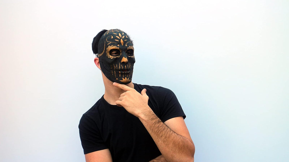 Ghoulish Productions Golden Carving Catrina, Máscara de Catrina Elegante Color Negro y Dorado, Disfraz de Calavera Moderna de Urban Masks Ideal para Día de Muertos y Halloween