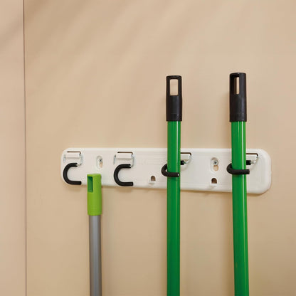 Soporte de Escobas y Trapeadores de Plástico Inyectado, Organizador de Pared para Herramientas de Limpieza, Resistente a la Humedad, Blanco, Fácil de Instalar