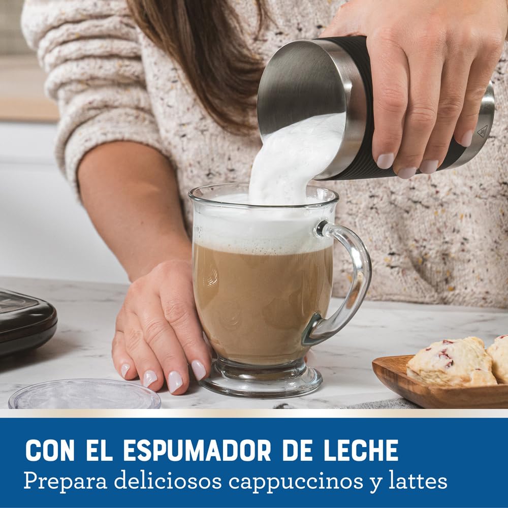 Oster® Cafetera Frappé 4 en 1, con espumador, para Café Helado, Granizado o Caliente, Negro, BVSTDC02B