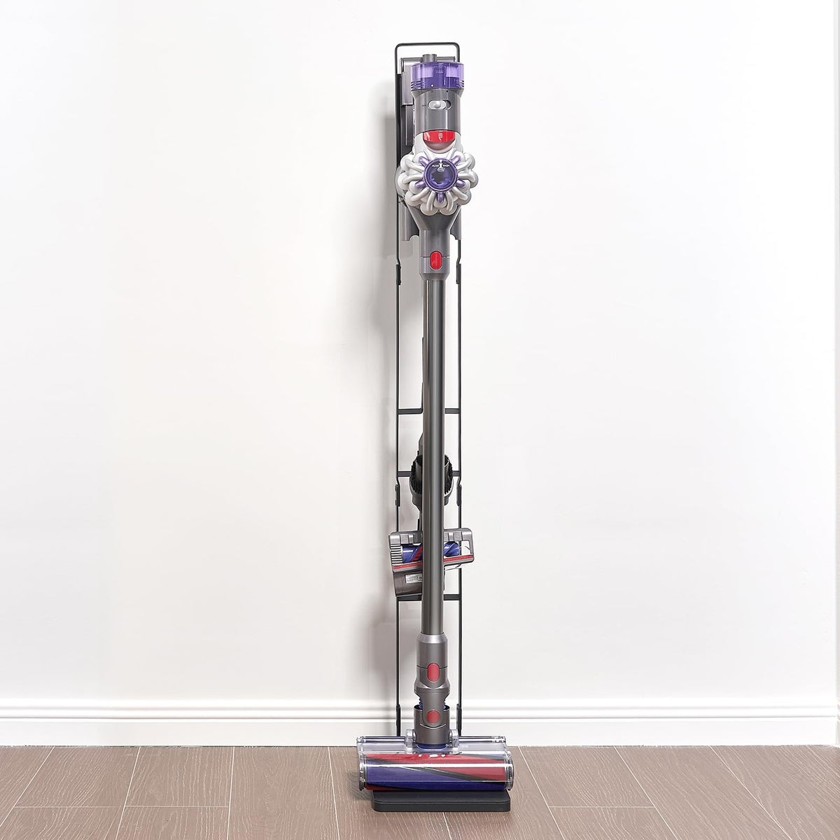 VEVOR Soporte de Aspiradora 1270 mm Compatible con Dyson V6 V7 V8 V10 V11 V15 Soporte Estable para Aspiradora con 4 Ganchos para Aspiradoras Verticales Dyson DC30 DC31 DC34 DC35 DC58 DC59 DC62 D74