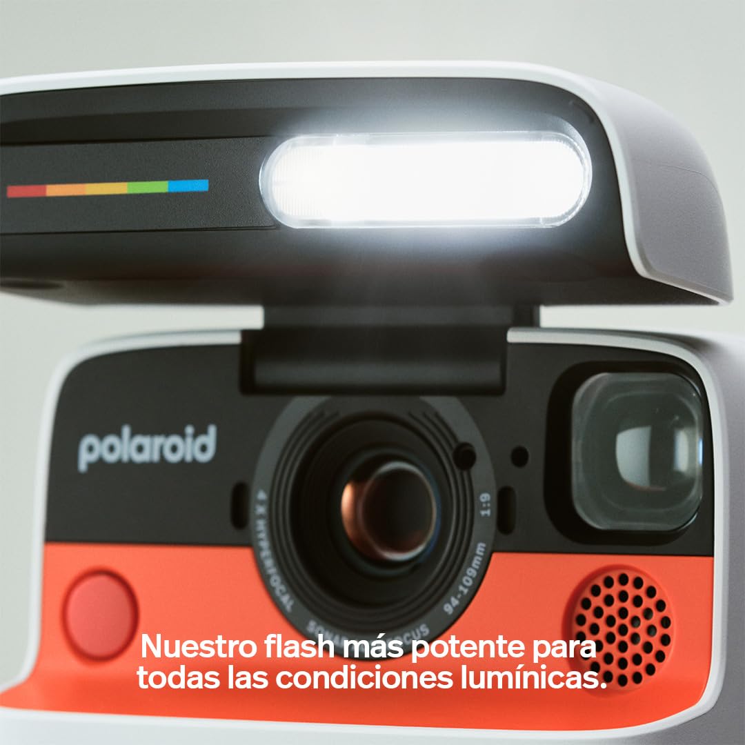 Polaroid - Cámara instantánea con Tapa + Paquete de película a Color (16 Fotos Incluidas) - Blanco (6652) - Sistema hiperfocal de 4 Lentes, Enfoque automático de Sonar y análisis de sentencias con