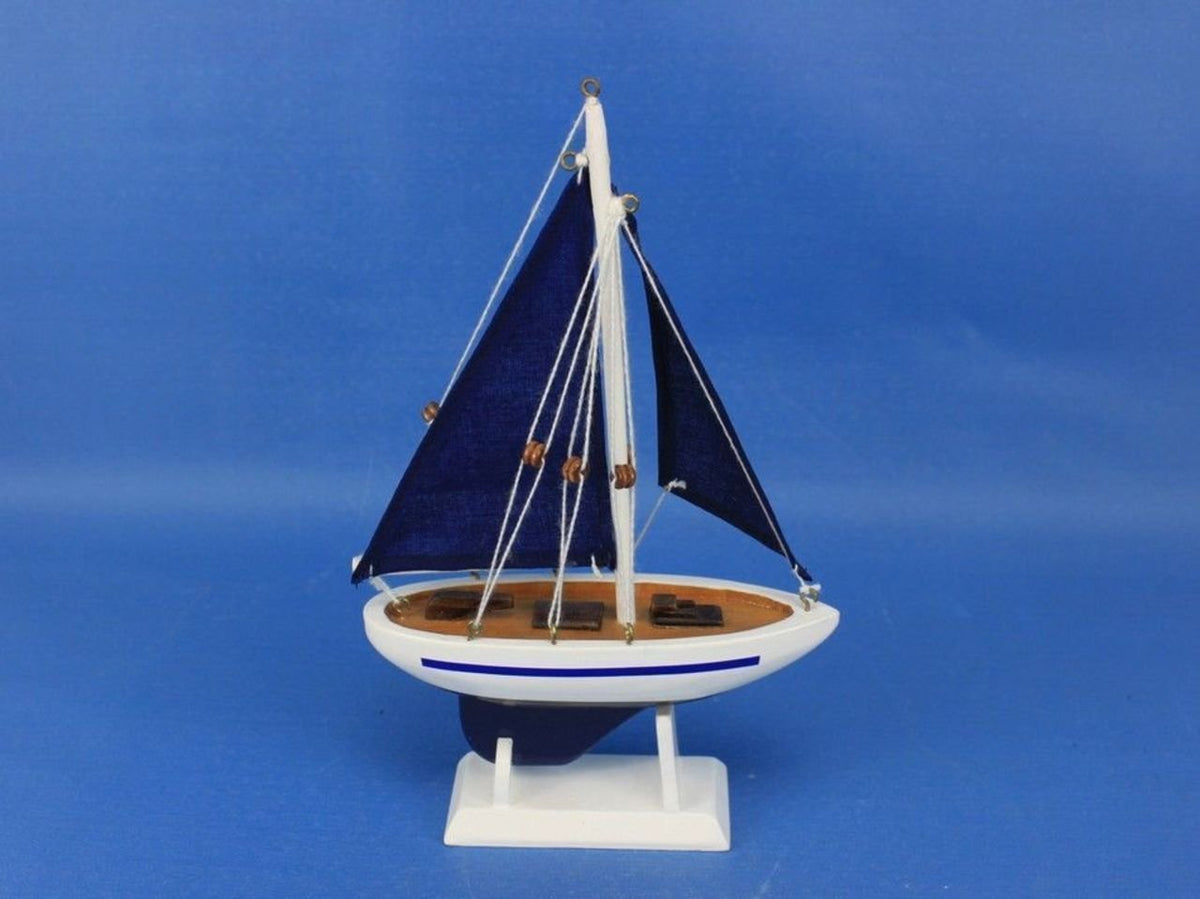Hampton Nautical Adorno de árbol de Navidad azul con velas azules de 9 pulgadas, modelo barco, decoración náutica para árbol de Navidad