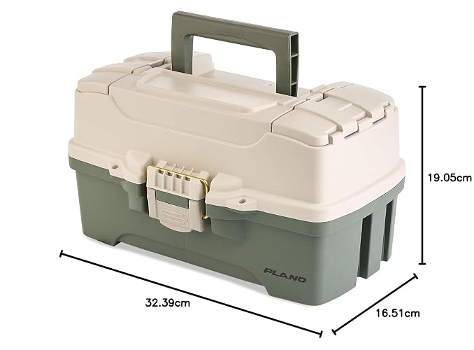 Plano Caja de aparejos de dos bandejas, verde/bronceado, pestillo de latón a prueba de óxido, bandeja de acceso superior con almacenamiento profundo, fabricada en los Estados Unidos, organizador