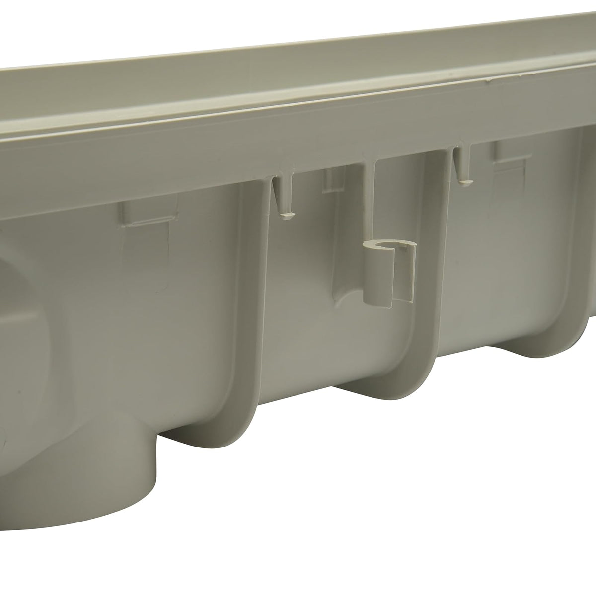 NDS 864G Kit de Drenaje de Canal de 5 Pulgadas, Canal de Perfil Profundo de 5-1/2 Pulgadas x 39-3/8 Pulgadas, Incluye Dos Rejillas de plástico Gris, Tapas de Extremo/Salida, para calzadas, Patios y