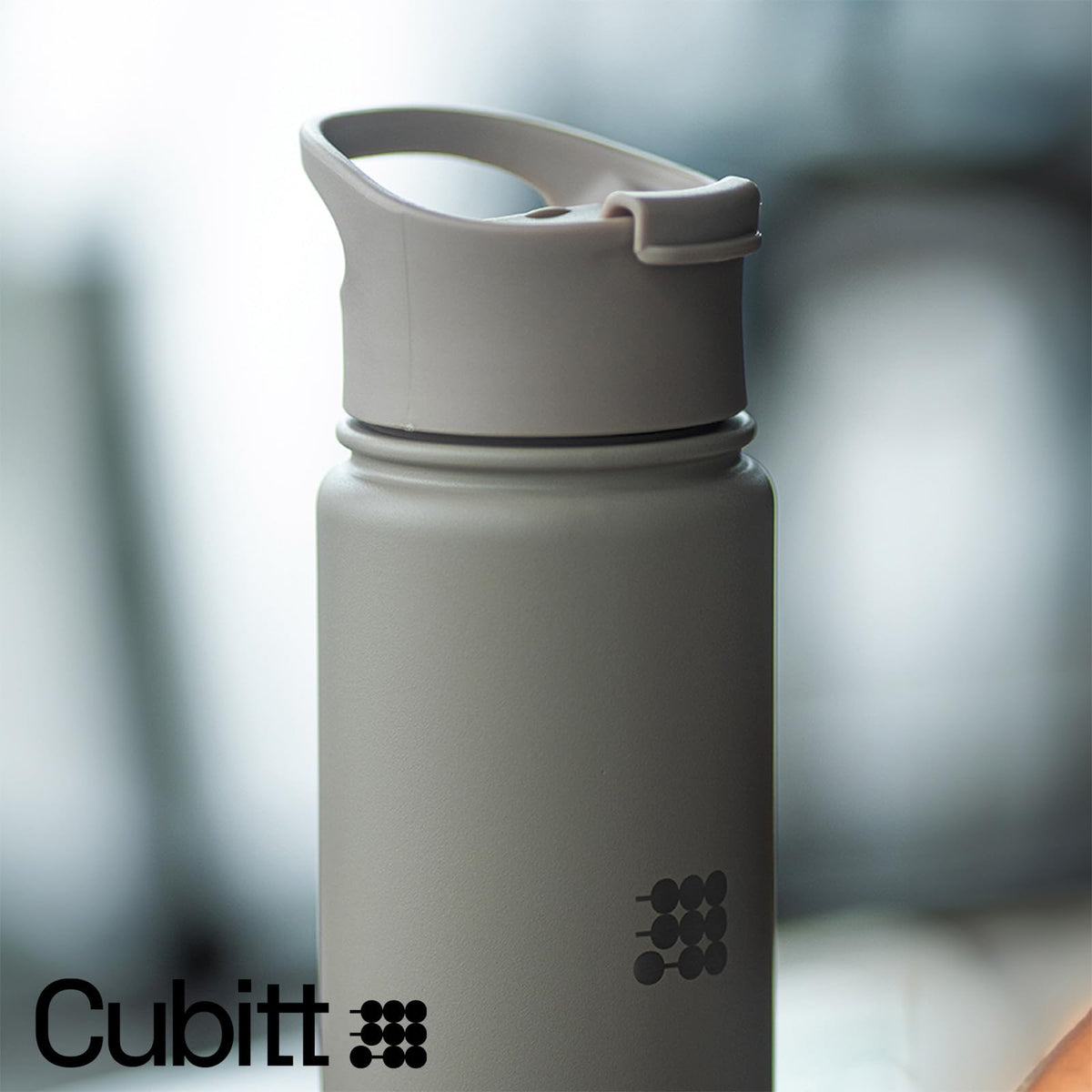CUBITT, Termo Dos Tapas 710 ml, Botella de Agua 24 oz para Deportes, Con Tapa para Café y Tapa Deportiva de Boca Ancha, Termo de Acero Inoxidable, Guarda Frío 24 Horas y Calor 12 Horas, Gris
