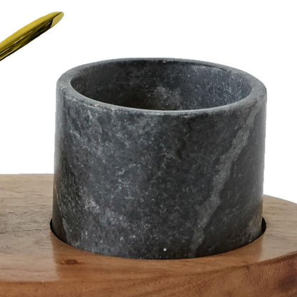 Creative Co-Op 2 cuencos de mármol sobre base de madera de mango con cuchara de sal