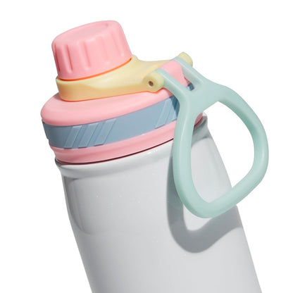 adidas Botella de agua de metal de 600 ml, acero inoxidable 18/8 con aislamiento de doble pared caliente y frío, Blanco/Rosa Spark/Clear Sky Blue, 20 Ounces