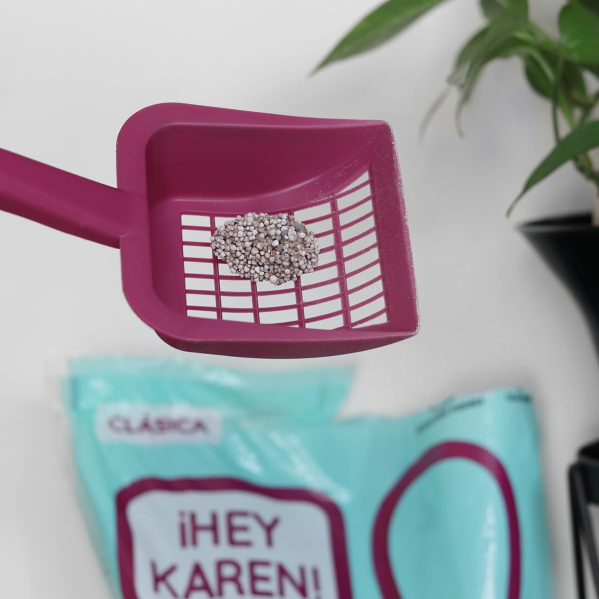¡Hey Karen! Arena para Gato 10 kg, Clásica | Super Aglutinante con Aroma, Libre de Polvo, Rápida Absorción, Limpieza Fácil