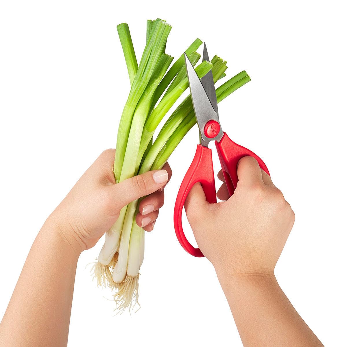 OXO Good Grips - Tijeras de cocina | Cuchillas de acero inoxidable | Ideal para cocina u oficina | Corta cartón con facilidad | Diestros o zurdos