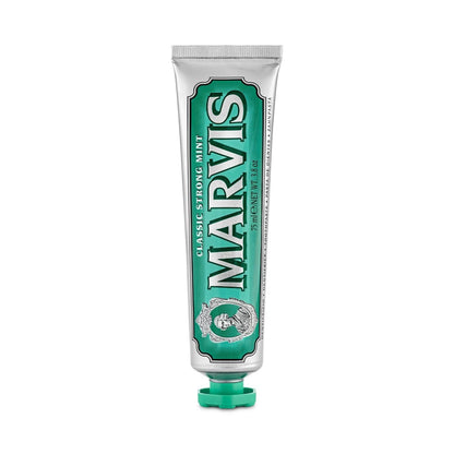 Pasta dental Marvis clásica sabor fuerte a menta, Sin color, 3.8 oz.