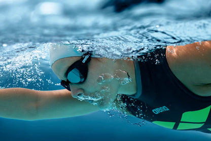 ARENA - anteojos de natación unisex de triatlón y fitness para adultos, tecnología antivaho, lente de espejo de visión ancha