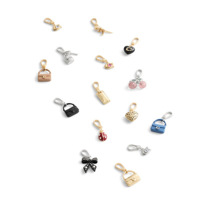 COACH Collectible Signature Jewelry Necklace Charm, Bracelet Charm Abalorio de joyeríaMujer
